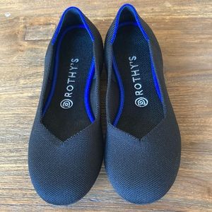 These are very gently used black Rothys flats in size 9.